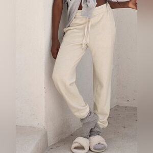 NWT XXL Aerie Cream Joggers!!